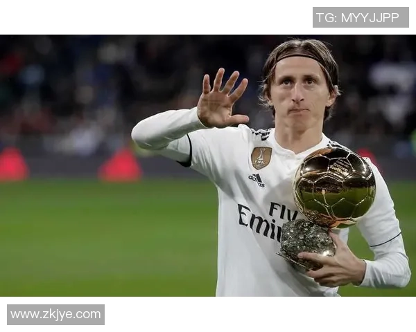 足球35号球星:突破巅峰展现超凡技术与领袖风范